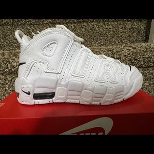 Nike Air more Uptempo size 2Y white midnight navy #430340